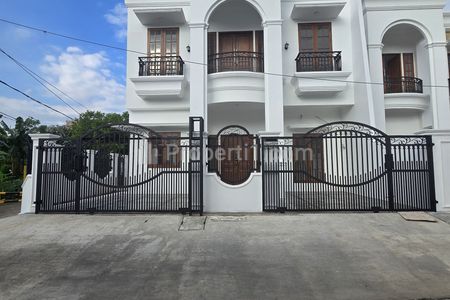 Jual Rumah Baru Dalam Komplek Tenang di Duren Sawit Jakarta Timur