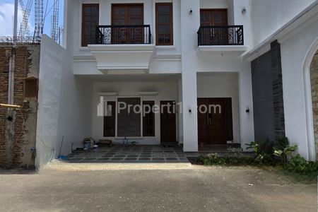 Dijual Rumah Baru Dalam Komplek di Pondok Bambu Duren Sawit Jakarta Timur