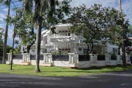 Jual Rumah 6 BR Huk Luas 660 m2 Bangunan 600 m2 Dua Lantai di Pondok Indah Dekat PIM, Kebayoran Lama, Jakarta Selatan