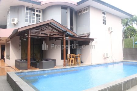 Jual Rumah 2 Lantai Area Cipete 4+1 BR, Semi Furnished dengan Swimming Pool - Jakarta Selatan