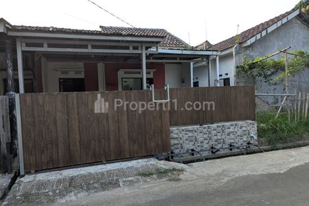 Pagar dan tampak depan