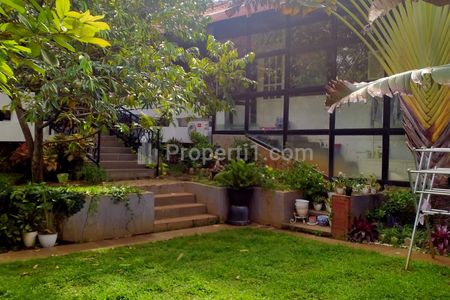 Turun Harga! Jual Rumah Hitung Tanah Lokasi Premium di Kemang Utara Jakarta Selatan