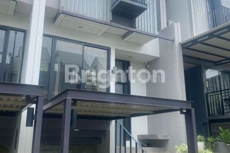 Dijual Rumah 3 Lantai Full Furnished di Greenwich Park BSD