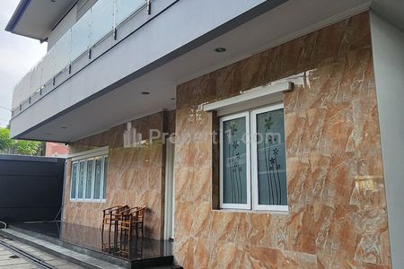 Jual Rumah Mewah Lokasi Strategis Include Private Pool di Setiabudi Lembang Bandung Barat