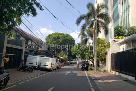 Turun Harga, Dijual Cepat Rumah di Jl. Kramat, Kenari, Kecamatan Senen, Jakarta Pusat