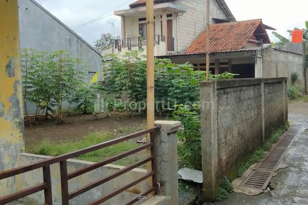 Jual Cepat Harga Spesial Rumah Hook 2 Pintu Kontrakan Halaman Luas di Jl. Tegar Beriman Gg. H. Nuh, Bojongbaru, Cibinong, Bogor.