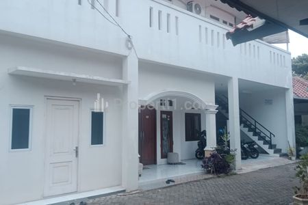 Dijual Rumah 2 Lantai, Sangat Strategis,Nyaman dan Aman, Lokasi Jagakarsa, Jakarta Selatan