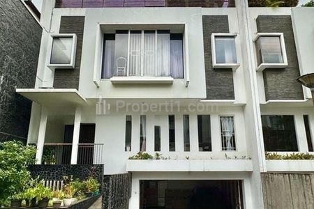Disewakan TownHouse Modern di Kebayoran Baru Jakarta Selatan STD640