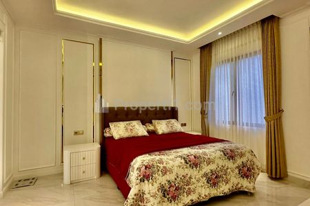 Jual Rumah Turun Harga di Cilandak, Jakarta Selatan - 5+2 Kamar Tidur Full Furnished