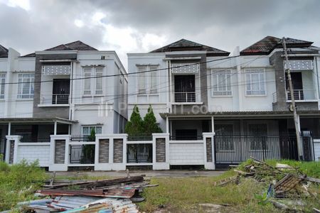 Dijual Rumah Mewah Dekat Sekolah, Mall, di Lokasi BLKI Sultan Abdurahman Saleh Kota Pontianak, Pontianak Tenggara