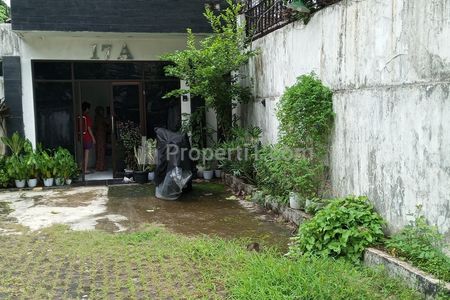Jual Rumah Tua Hitung Tanah Area Komersil Cocok untuk Hunian Kantor dan Usaha di Menteng Jakarta Pusat