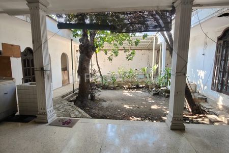 Jual Rumah Hook Hitung Tanah di Ketintang Surabaya Selatan