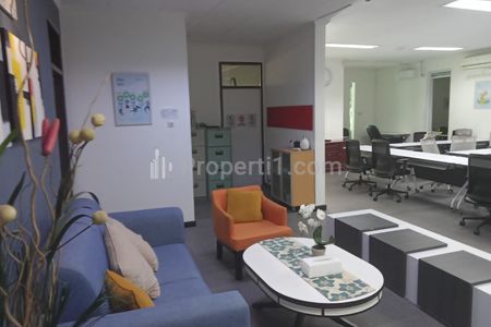 Dijual Rumah 4 Bedroom Area Kebayoran Baru, Jakarta Selatan