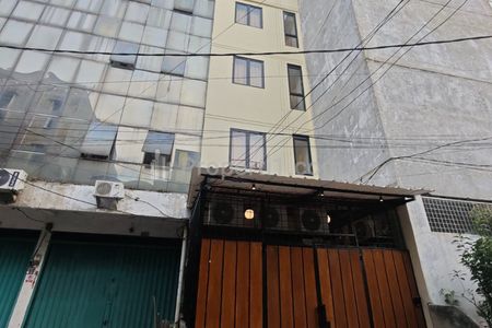 Jual Rumah Kost Baru 22 Kamar Full Furnished Full Terisi Sewa Lokasi Strategis di Tambora Jakarta Barat