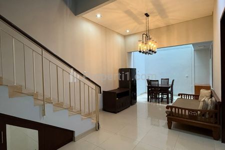 Jual Rumah dalam Townhouse di Antasari, Jakarta Selatan - 4+1 Kamar Tidur Sertifikat SHM