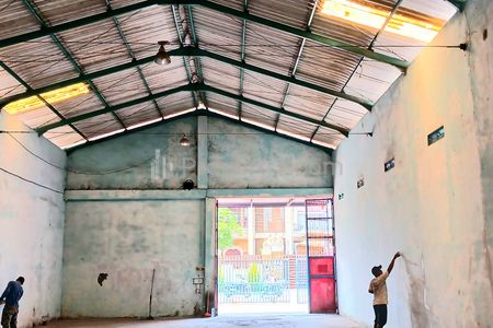 Disewakan Gudang 300 m2 di Jalan Cargo Dekat ke Gatsu Barat, Mahendradata Bali