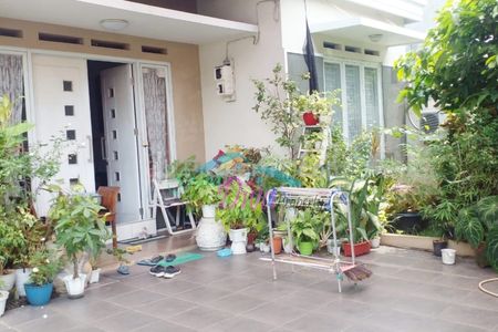Jual Rumah + 8 Kamar Kost Kostan di Panglima Polim, Jakarta Selatan