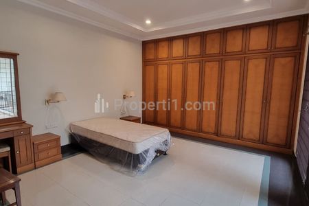 Sewa Rumah di Pondok Indah, Jakarta Selatan - 4+1 Kamar Tidur
