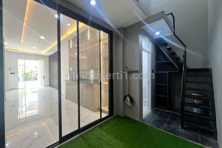 Dijual Rumah Taman Puspa Raya Citraland Surabaya – Hasil Renovasi Total Siap Huni