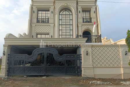 Dijual Rumah Mewah Mediterania 3 Lantai Full Furnish dengan Kolam Renang di Gamping, Sleman, Barat Malioboro dan Tugu Yogyakarta