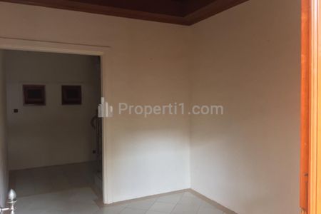 Disewakan Rumah Bagus 2 Lantai di Sarijadi Bandung