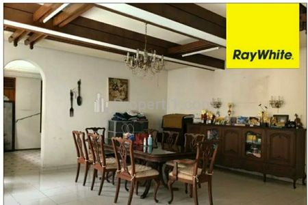 Dijual Rumah Raya Darmo Surabaya Pusat - Nol Jalan Raya Komersial area - Bukan Cagar Budaya, Cocok untuk Segala Usaha, Bank, Kantor, Resto , Cafe, dll