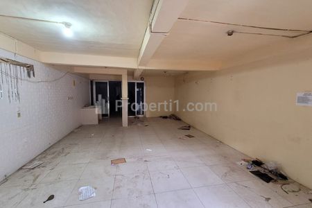 Dijual Ruko 2½ Lantai di Taman Cosmos, Kedoya Raya dekat Greenville Jakarta Barat