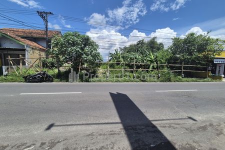 Dijual Tanah Strategis Pinggir Jalan Raya Imogiri Timur Km 7 Yogyakarta