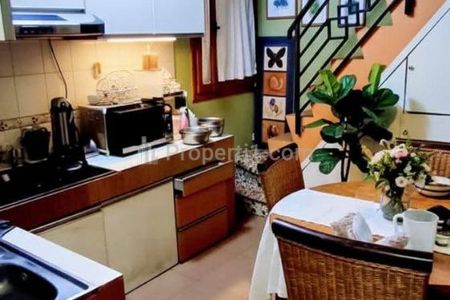 Jual Rumah 3 Lantai Sariwangi Dekat Gegerkalong, Ciwaruga Bandung