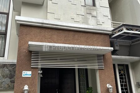 Rumah tampak depan