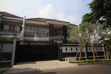 Jual Rumah Mewah 2 Lantai di Kebon Jeruk, 30 Meter dari Jalan Panjang, Jakarta Barat