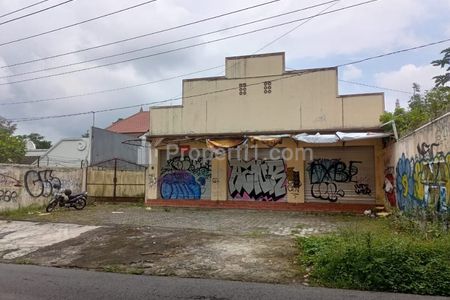 Dijual Tanah Murah Strategis Bonus Bangunan Ruko Pinggir Jalan Timur Kampus UII Jl. Kaliurang Km 12 Yogyakarta