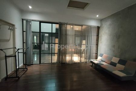 Sewa Rumah Futuristic Asri Sejuk di Lebak Bulus Cilandak Jakarta Selatan