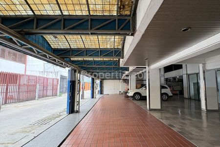 Dijual Gedung Lokasi Strategis di Pecenongan Jakarta Pusat - Luas 1432m2