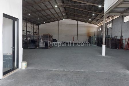 Disewakan Gudang + Tanah di Kepatihan Gresik