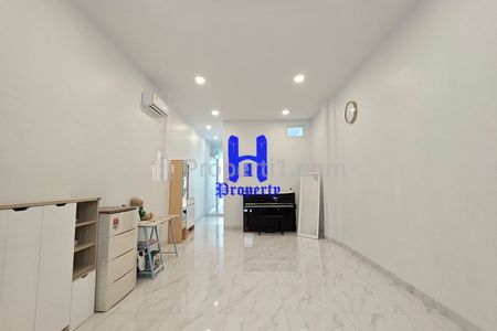Dijual Rumah Baru Renovasi di Komplek Adam Malik Riverside Medan Jalan Sekata