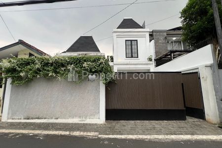 Dijual Rumah Terawat Ada Kolam Renang di Cilandak Barat Jakarta Selatan Dekat MRT