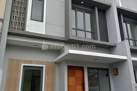 Dijual Rumah Baru Mewah di Mainroad Jalan Soekarno - Hatta Bandung, Fasilitas Lengkap Siap Huni