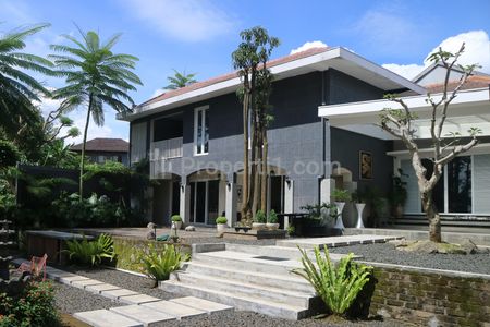 Jual Rumah Mewah Nyaman Luas Furnished di Setiabudi Regency Bandung