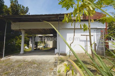 Rumah tampak depan