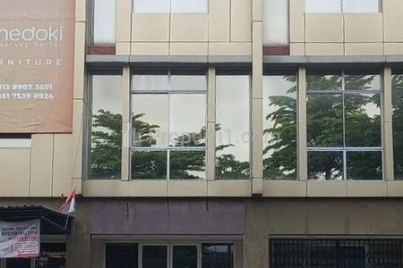 Tampak depan
