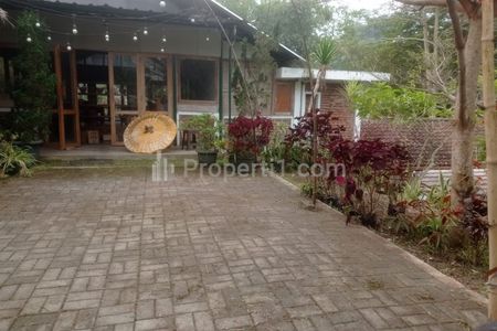 Dijual Lahan Usaha Ex Cafe Sersan Bajuri