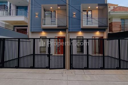Dijual Rumah Mewah Baru 2 Unit Ready di Meruya Jakarta Barat LT 125 m2 – Lokasi Strategis