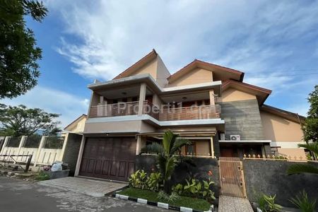 Dijual Rumah Tanah Luas Asri Strategis di Antapani Bandung