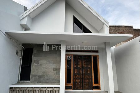 Jual Rumah Rapih Bersih Model Scandavian di Lokasi Strategis Antapani Bandung