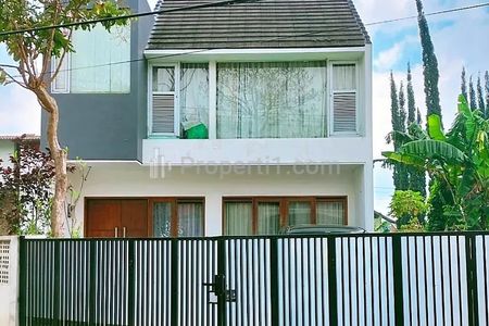 Jual Rumah Cantik Semi Furnished di Kawasan Cihanjuang Sariwangi Bandung