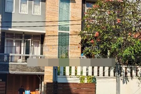 Dijual Rumah Mewah 3 Lantai di Kartini Raya, Jakarta Pusat