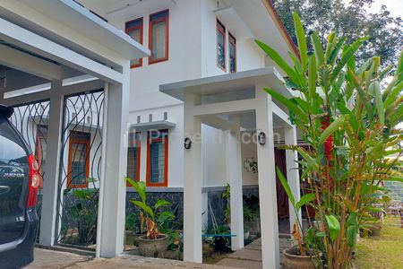 Dijual Rumah Mewah Terawat Asri di Ciwaruga Bandung Utara