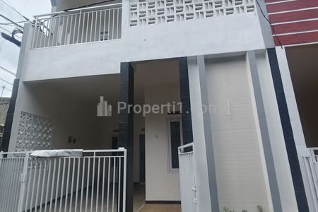 Dijual Rumah 2 Lantai di Riung Bandung, Sayap Margahayu Raya Metro - 700 Jutaan