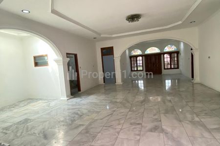 Jual & Sewa Rumah 4BR Area Tebet, Jakarta Selatan